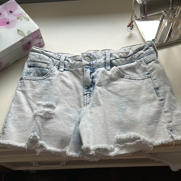 Blue jean shorts. Pockets in front and back! Includes elastic to tighten inside. - Picture 2 of 3